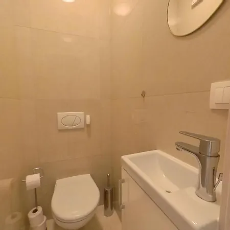 Apartmanovy Dom